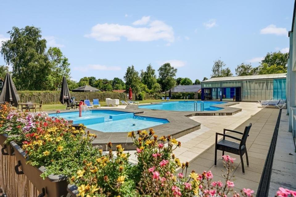Het Familie Boshuisje - Vakantiewoning Op Prachtig Park Met Veel Faciliteiten Inc Ligbad Gramsbergen المظهر الخارجي الصورة